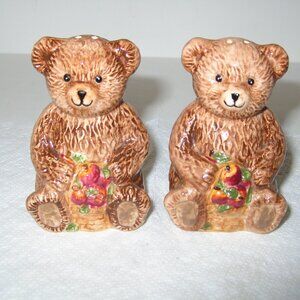 Vintage Teddy Bear Apple Bear Salt and Pepper Shaker Set 3.5" Tall O